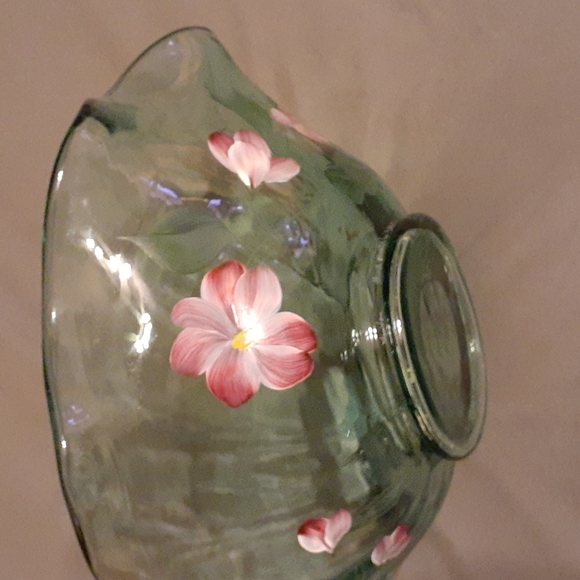 Fenton handpainted glass decorative bowl - Picture 6 of 7